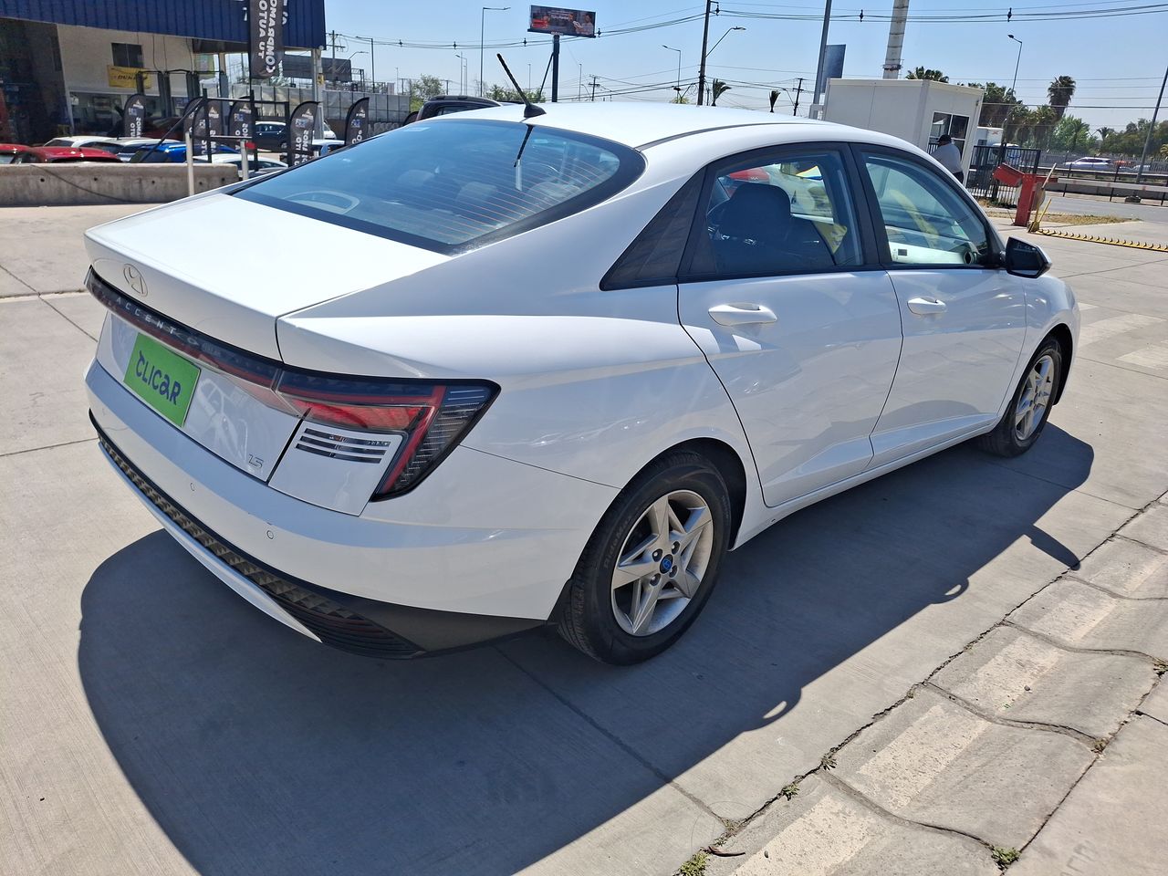 HYUNDAI - 7