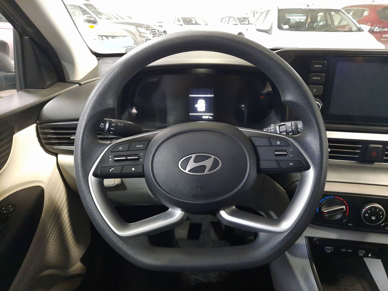 HYUNDAI - 25