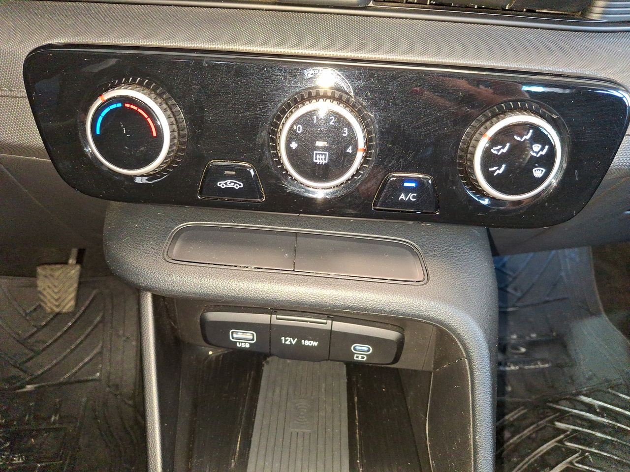 HYUNDAI - 29