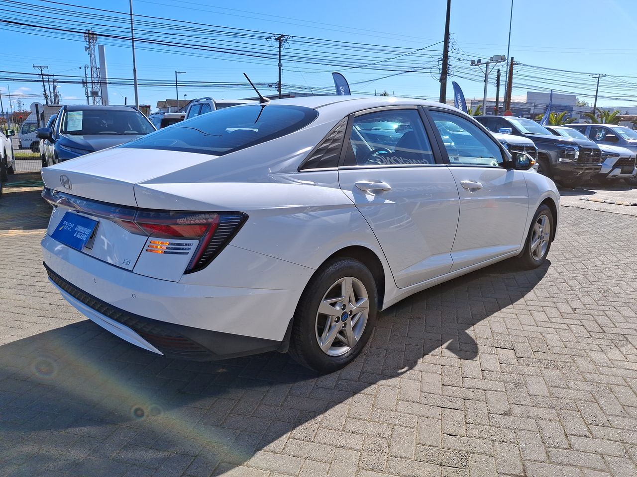 HYUNDAI - 7
