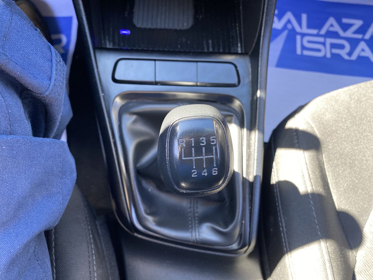 HYUNDAI - 30