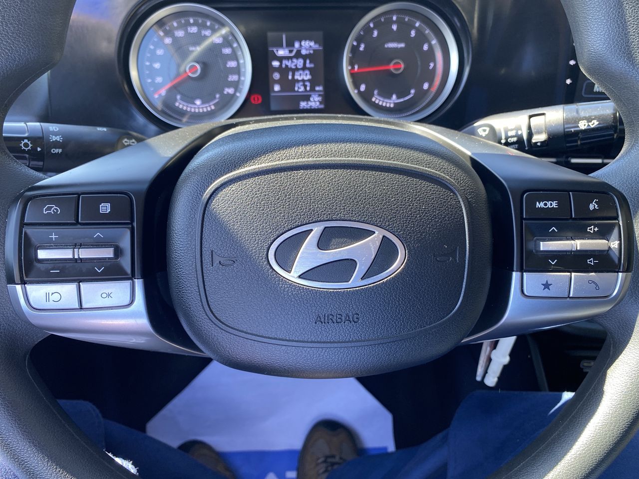 HYUNDAI - 25