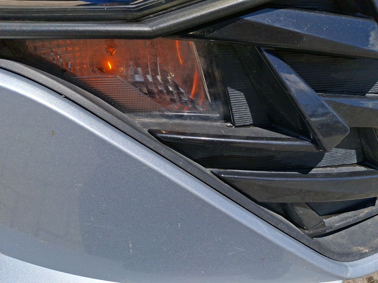 HYUNDAI - 20
