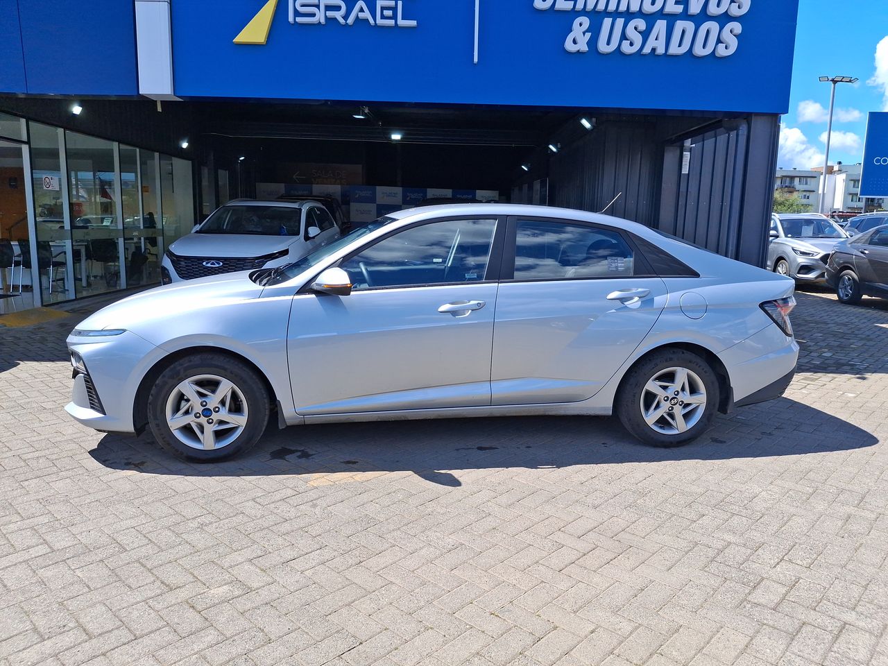 HYUNDAI - 4