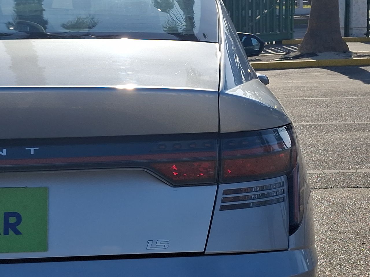 HYUNDAI - 20