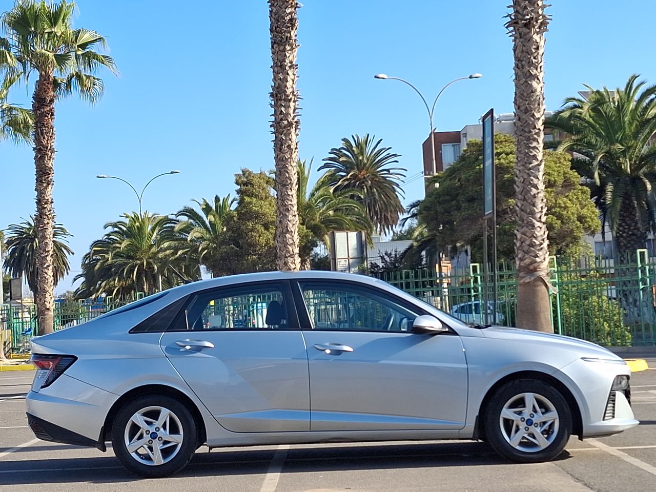 HYUNDAI - 8
