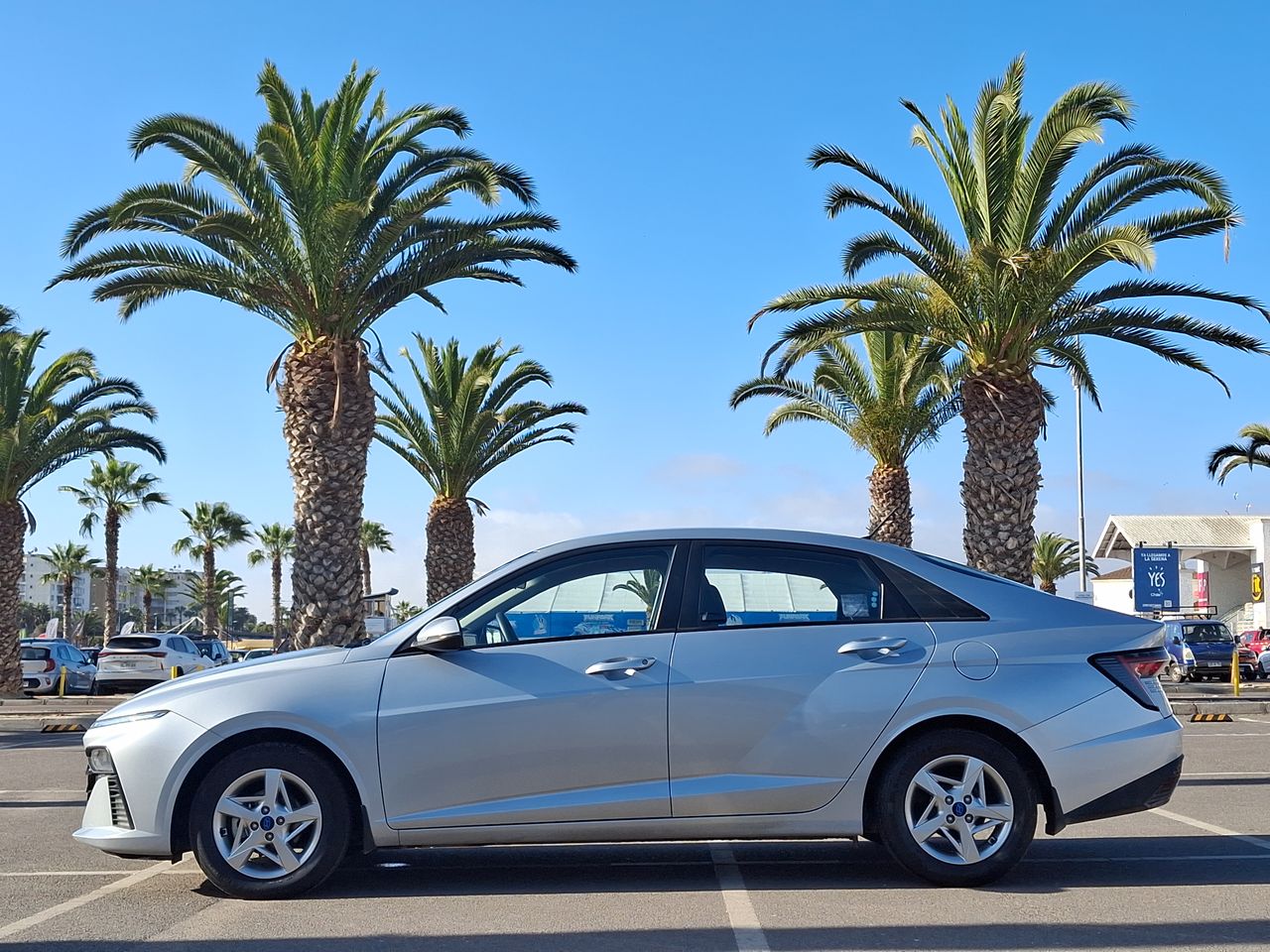 HYUNDAI - 4