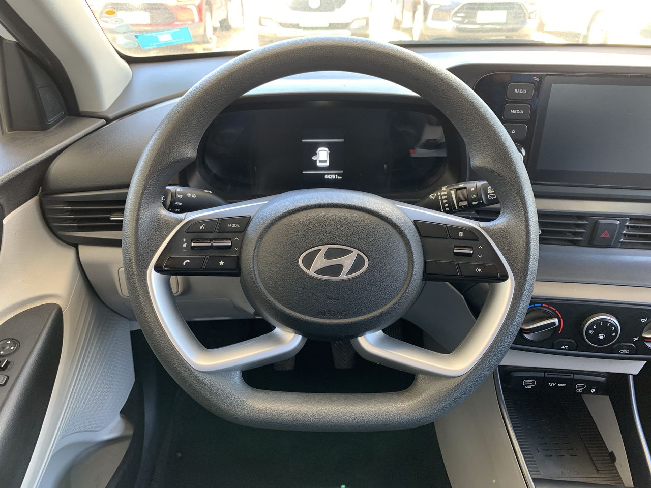 HYUNDAI - 24