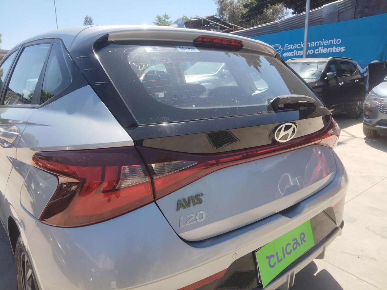 HYUNDAI - 20
