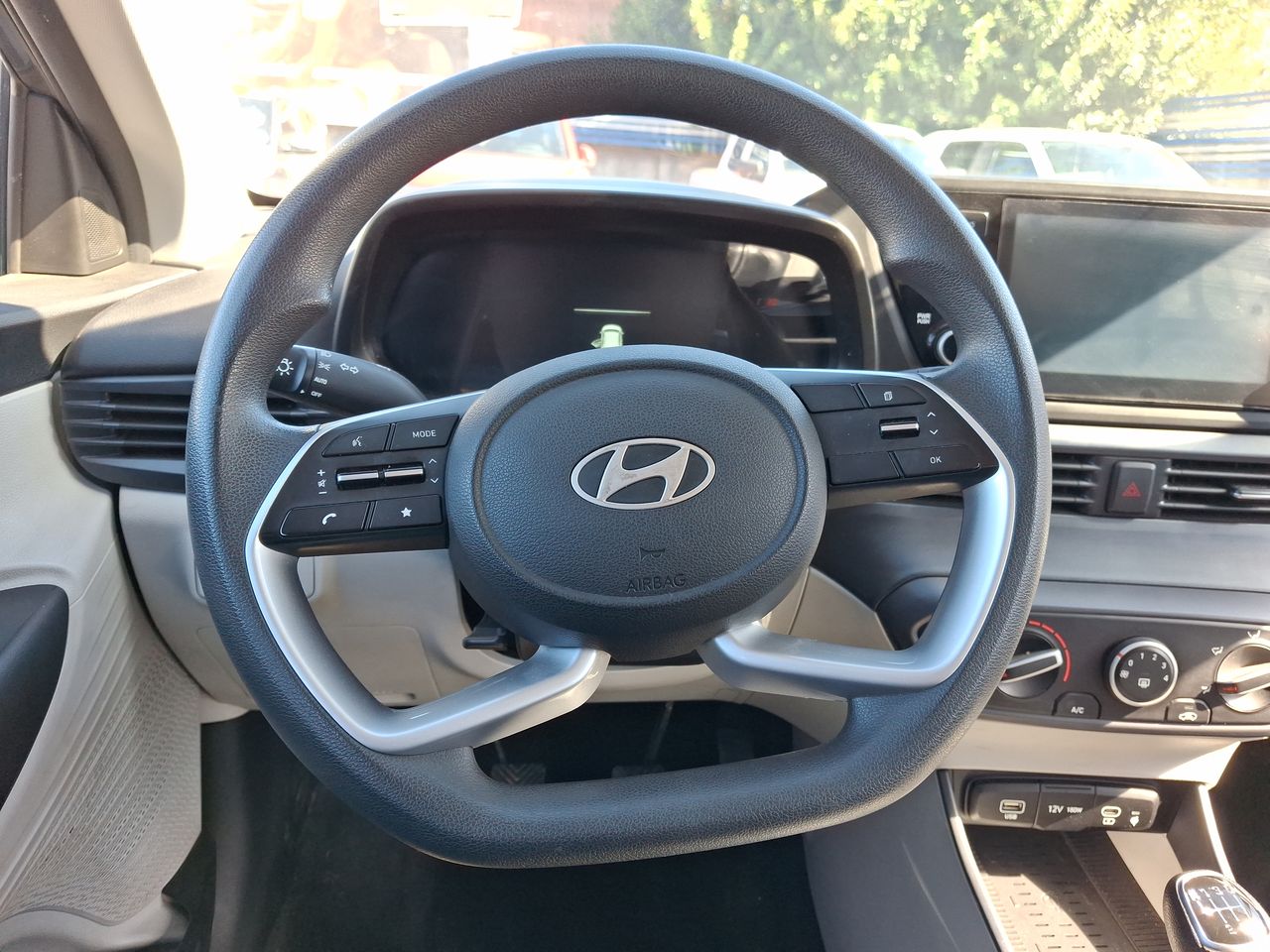 HYUNDAI - 23