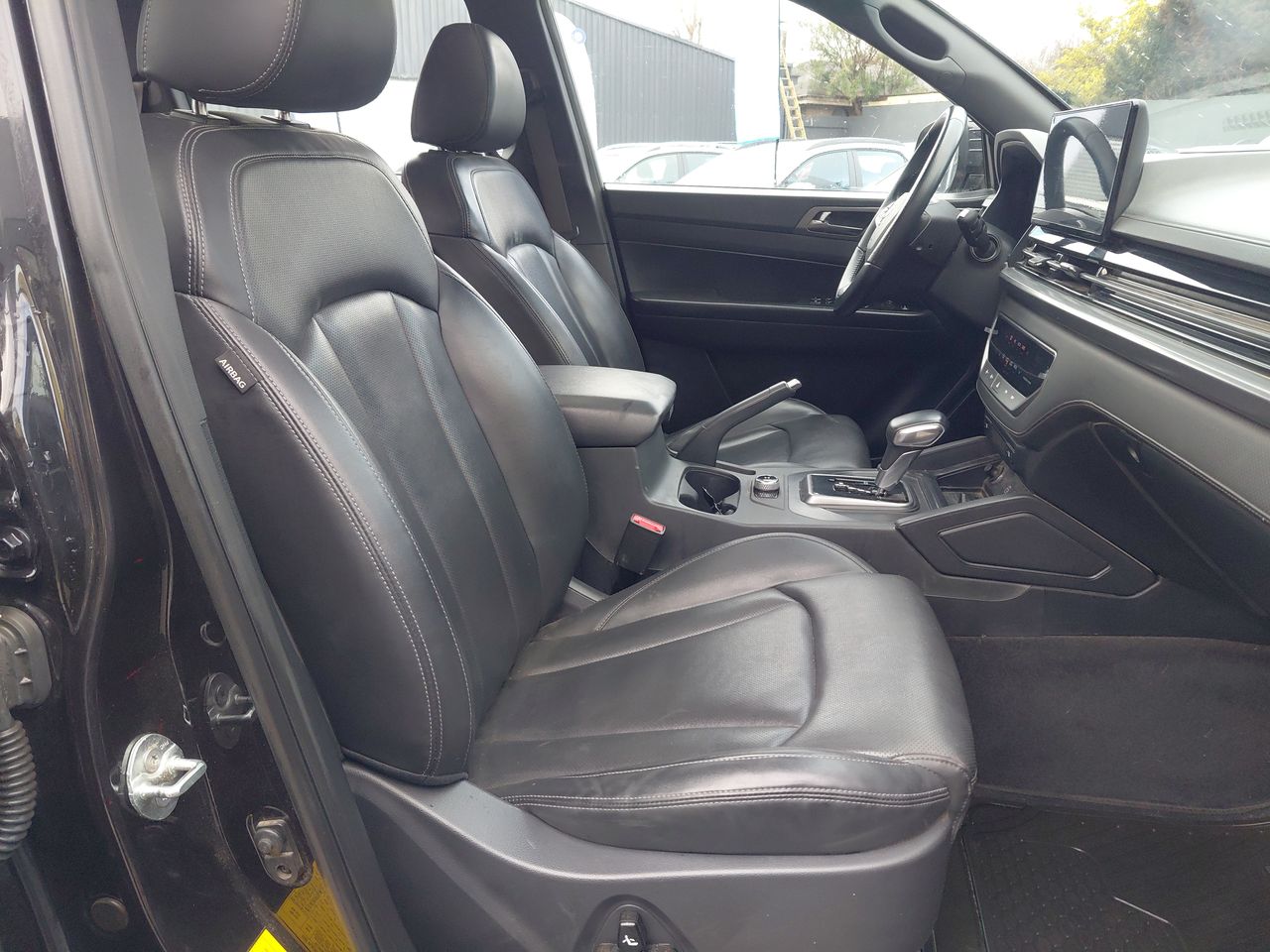 SSANGYONG - 23