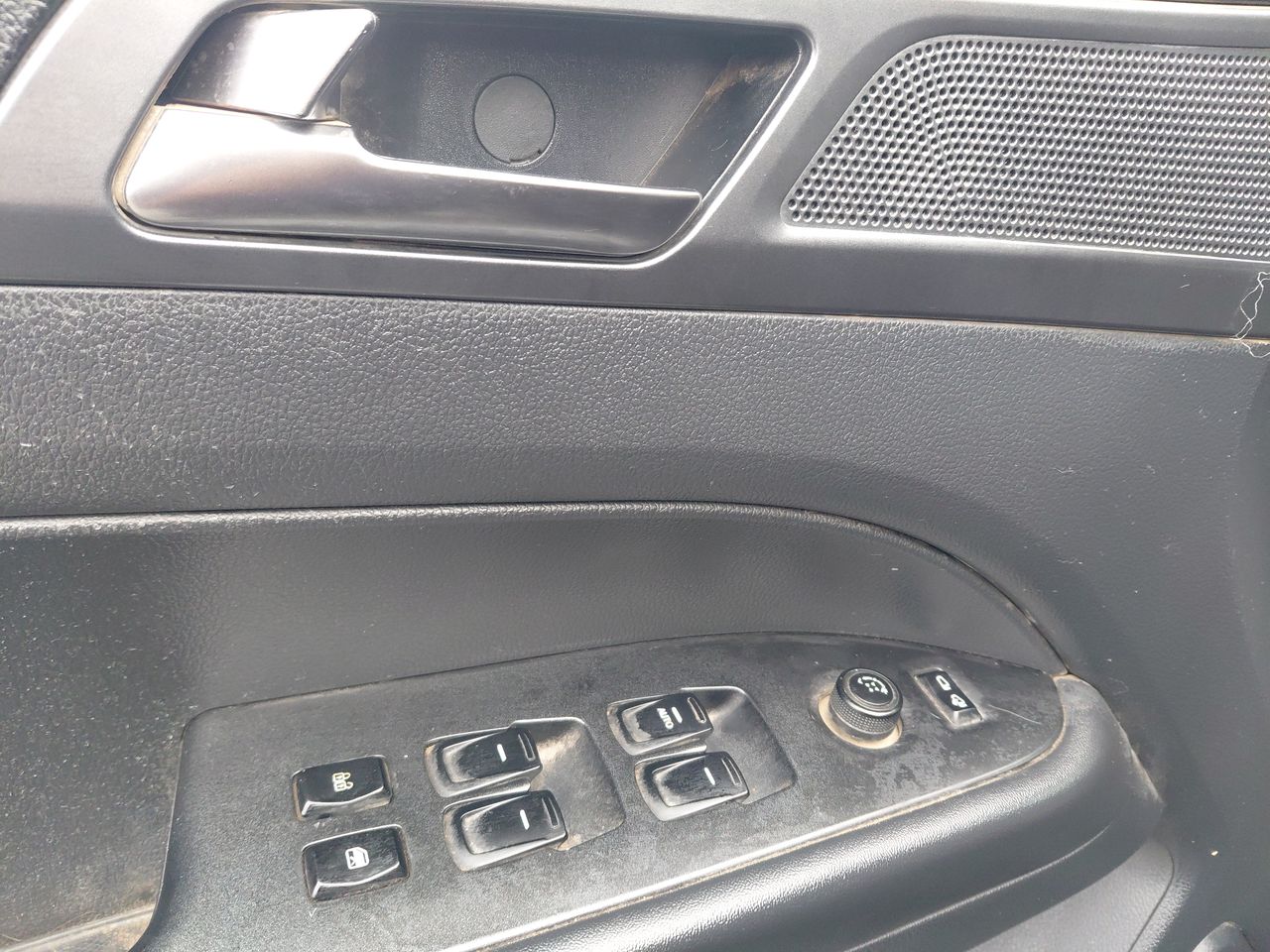 SSANGYONG - 12