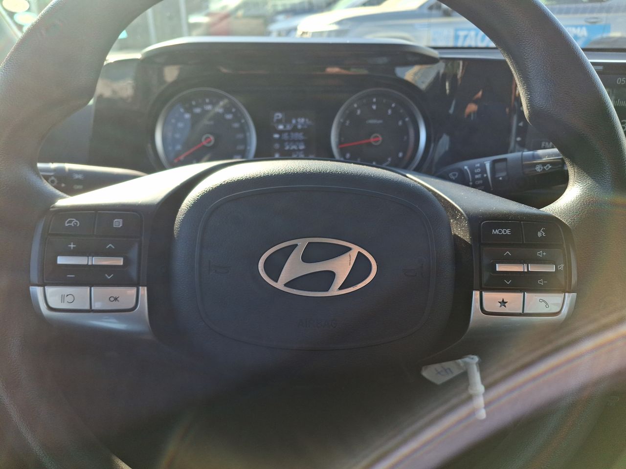 HYUNDAI - 23