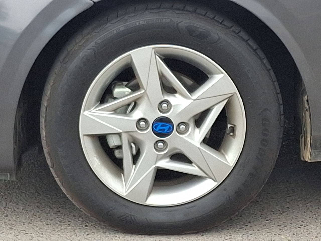 HYUNDAI - 17