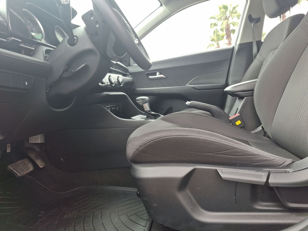 HYUNDAI - 23