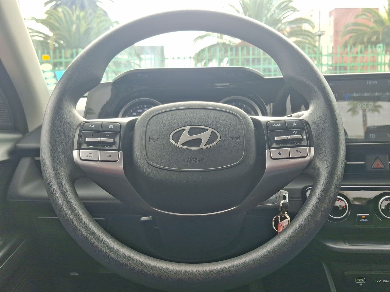 HYUNDAI - 25