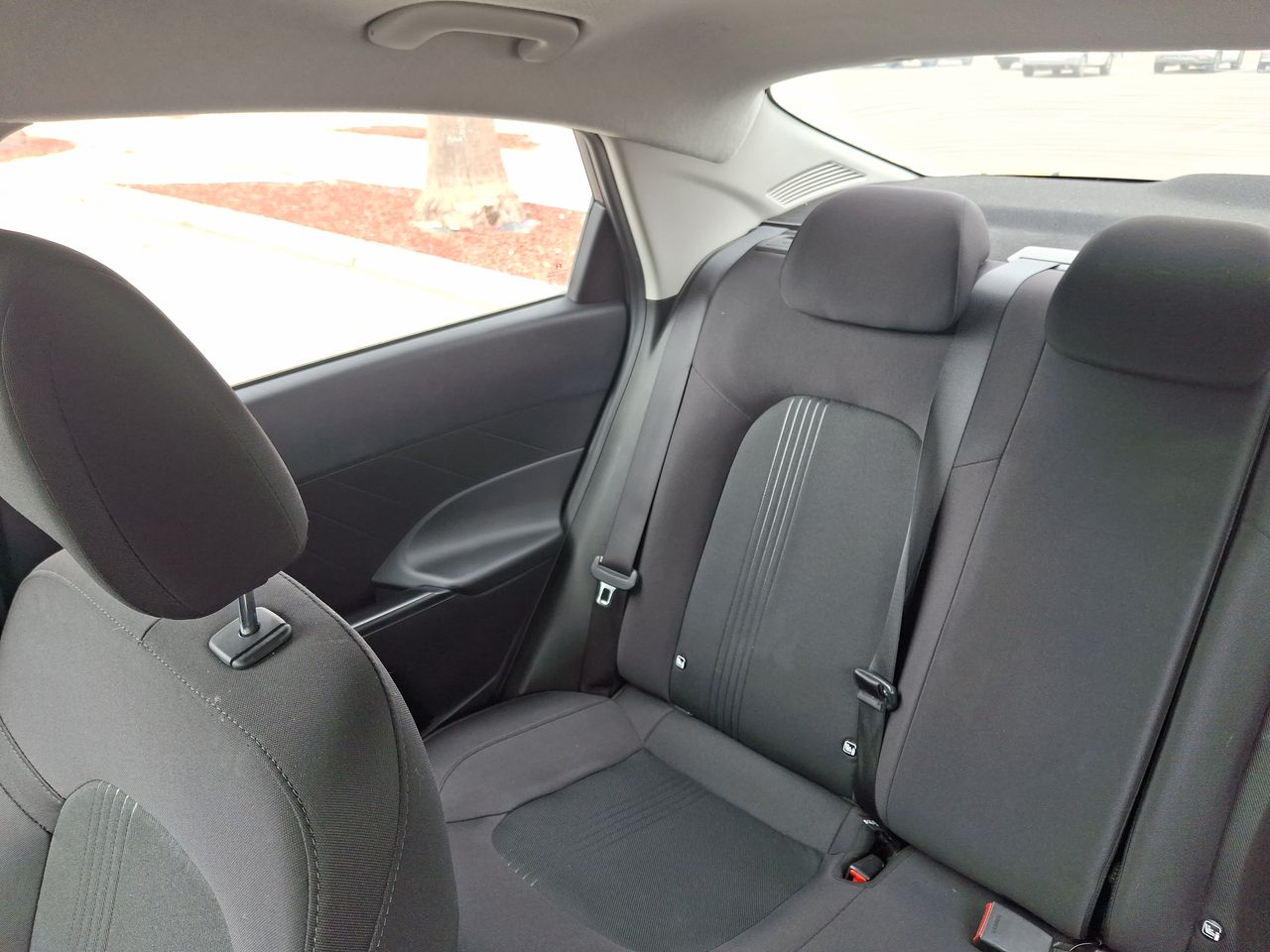 HYUNDAI - 12