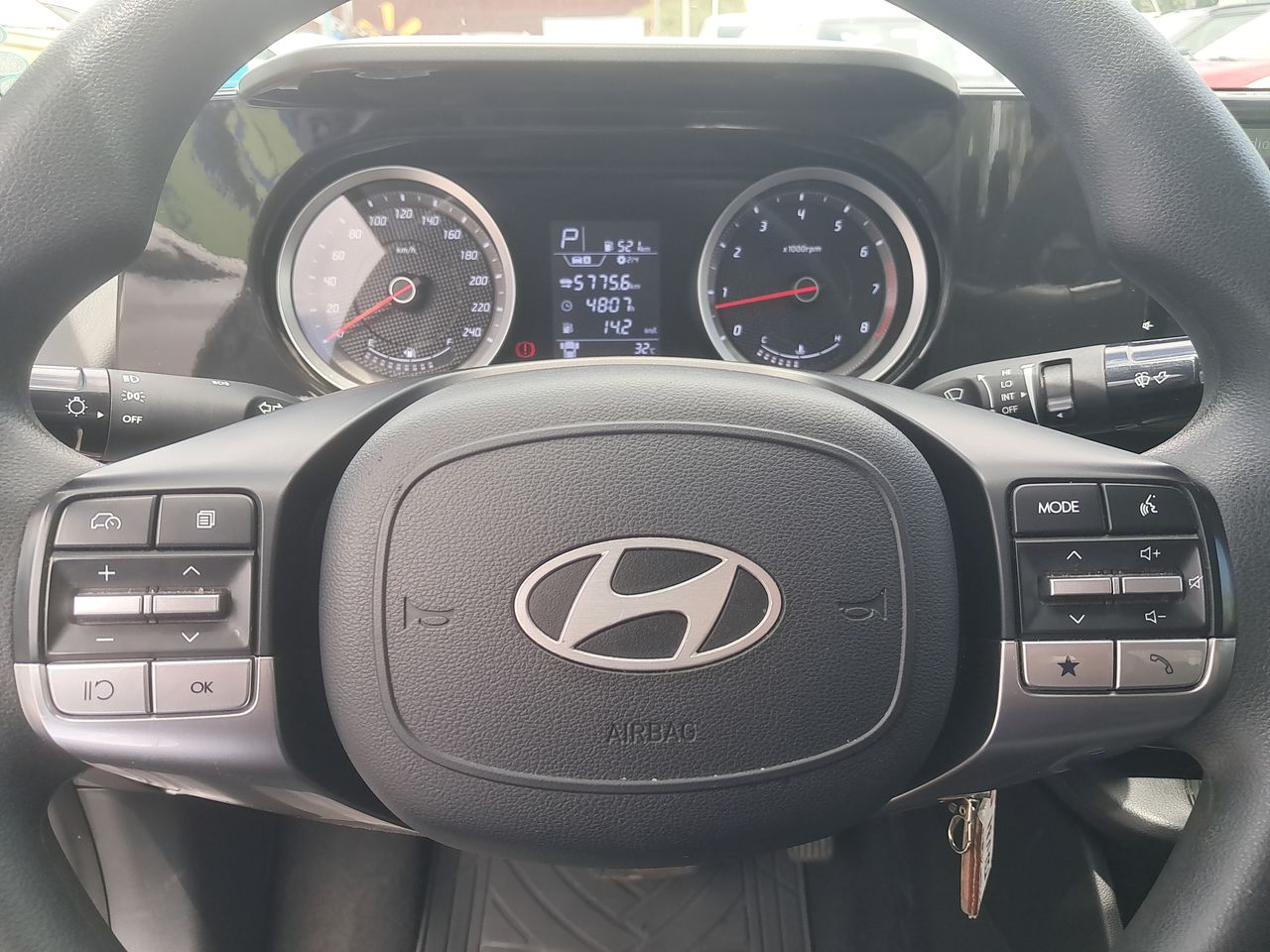 HYUNDAI - 25