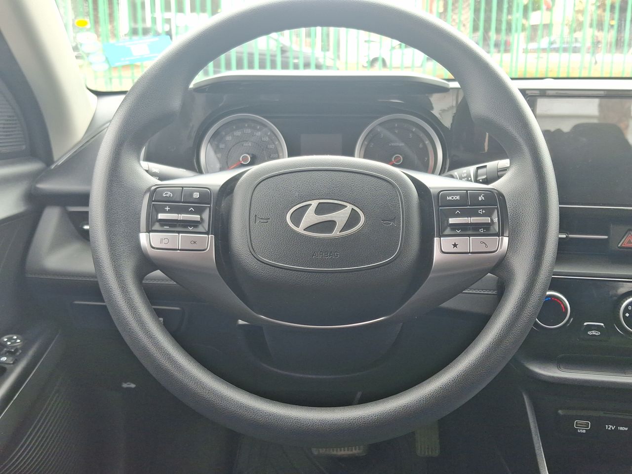 HYUNDAI - 24