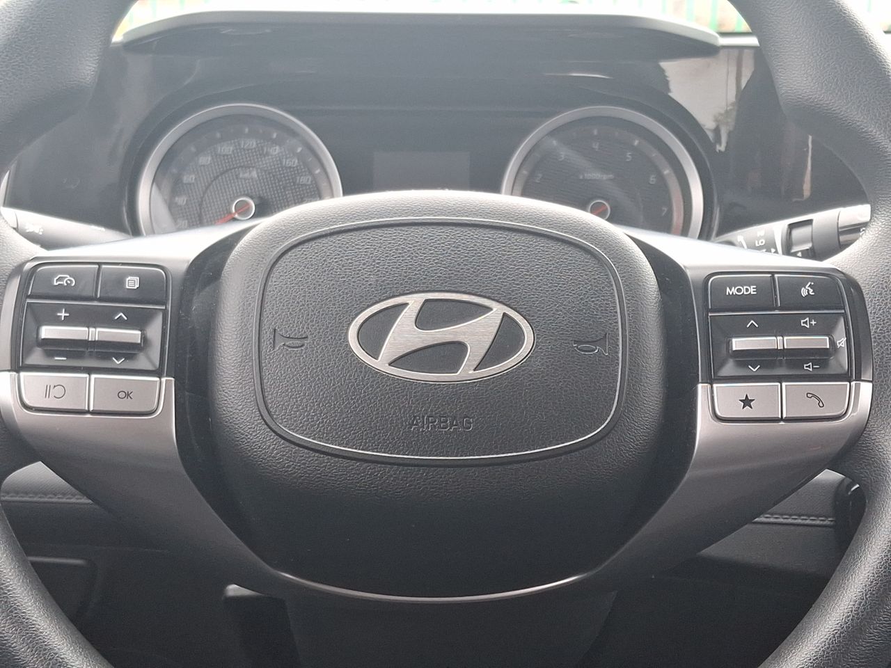 HYUNDAI - 25