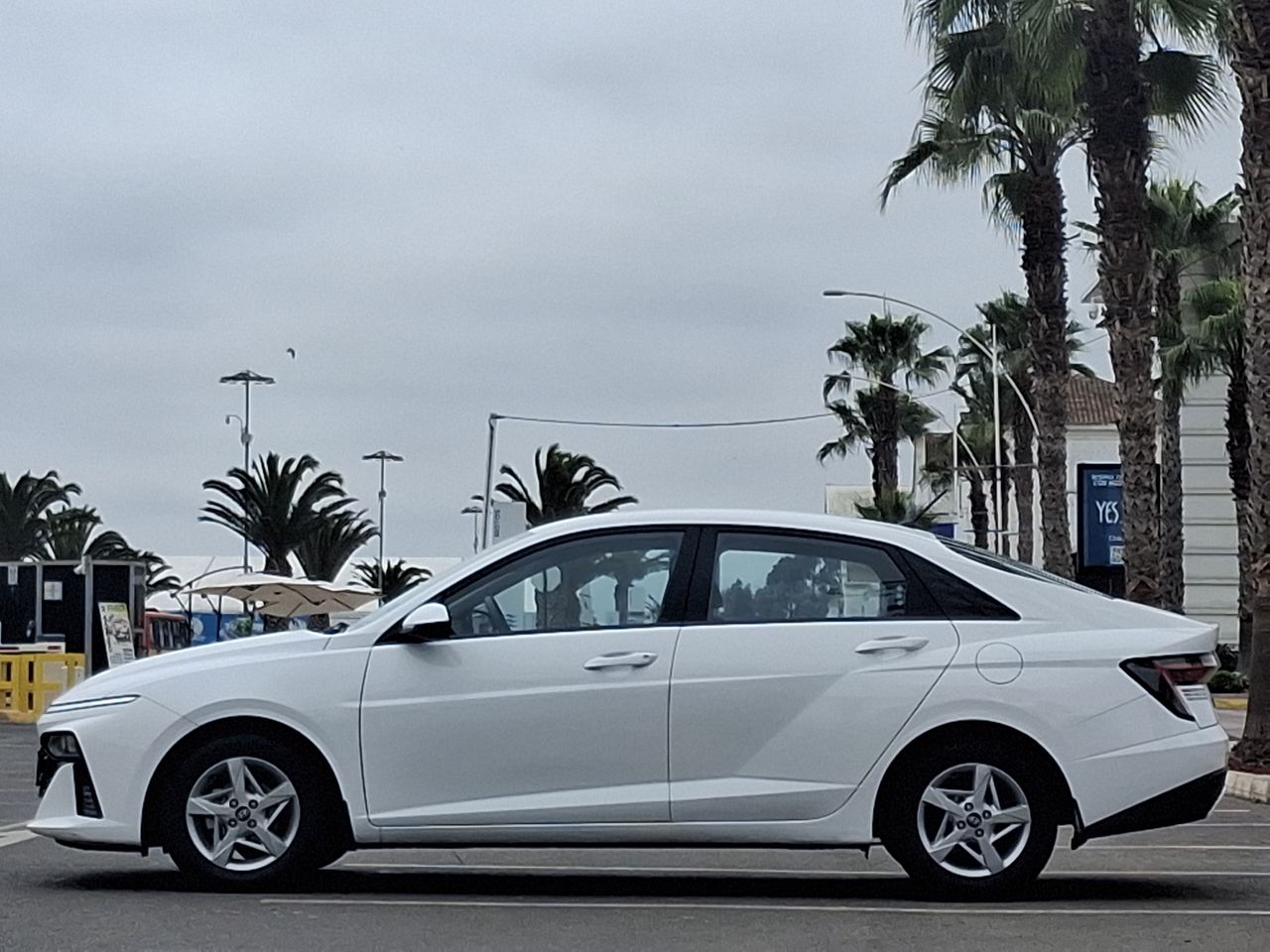 HYUNDAI - 4