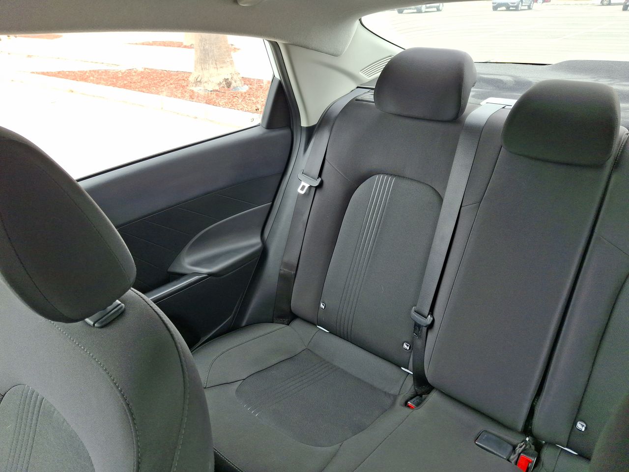 HYUNDAI - 12