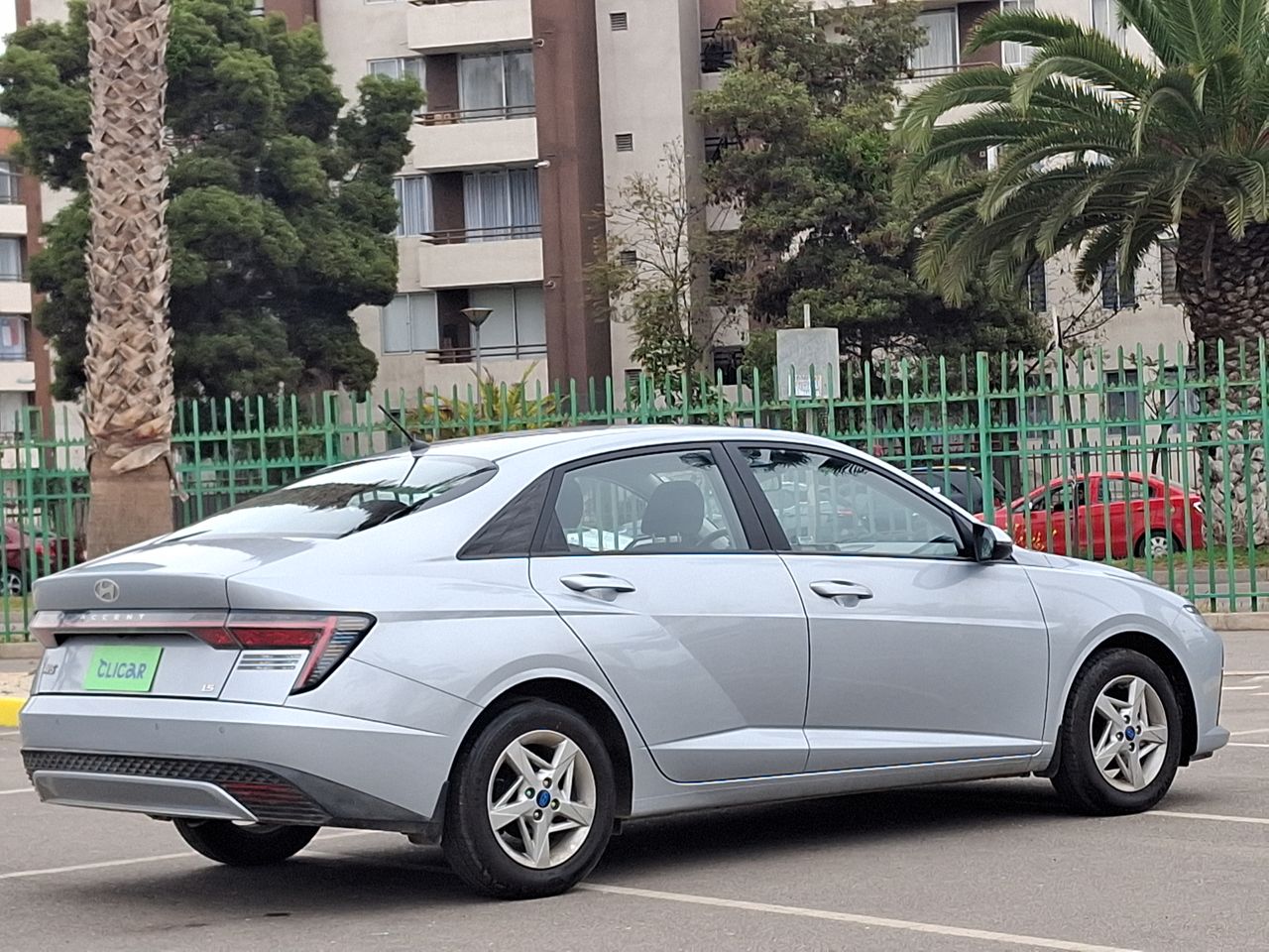 HYUNDAI - 7