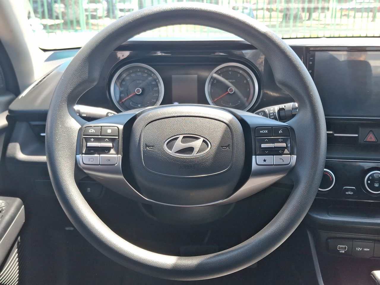 HYUNDAI - 24