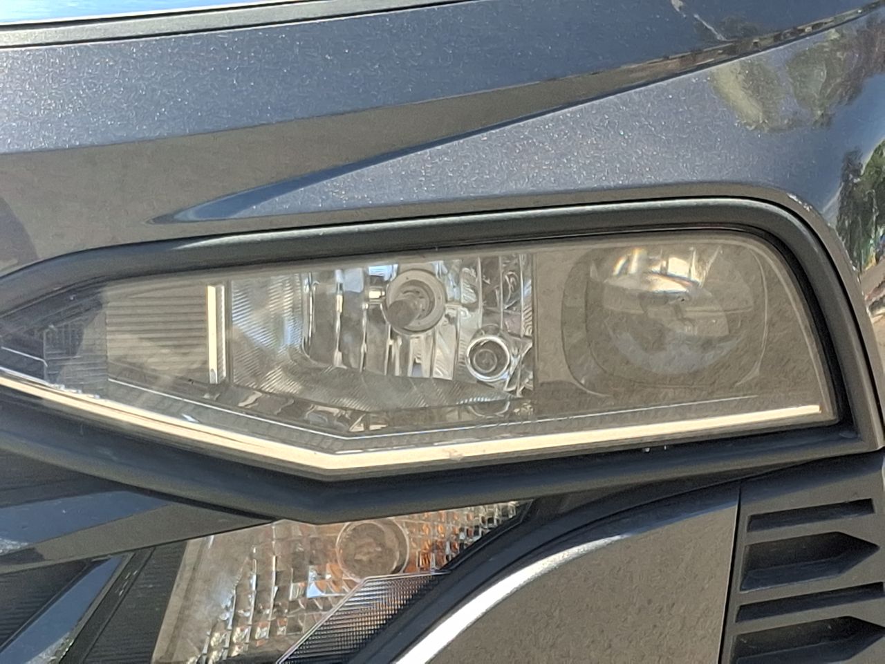 HYUNDAI - 18