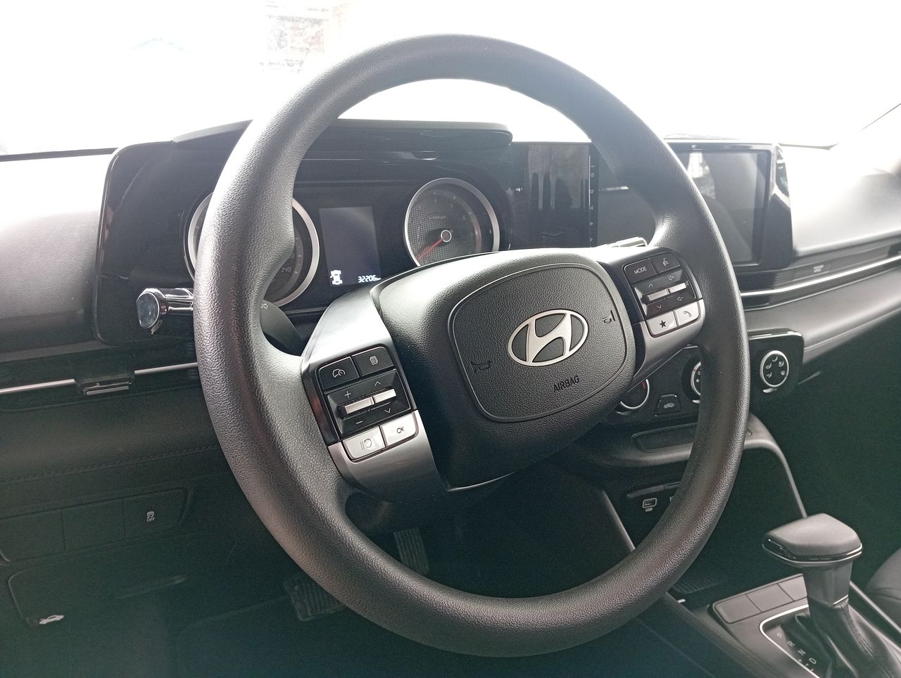 HYUNDAI - 25