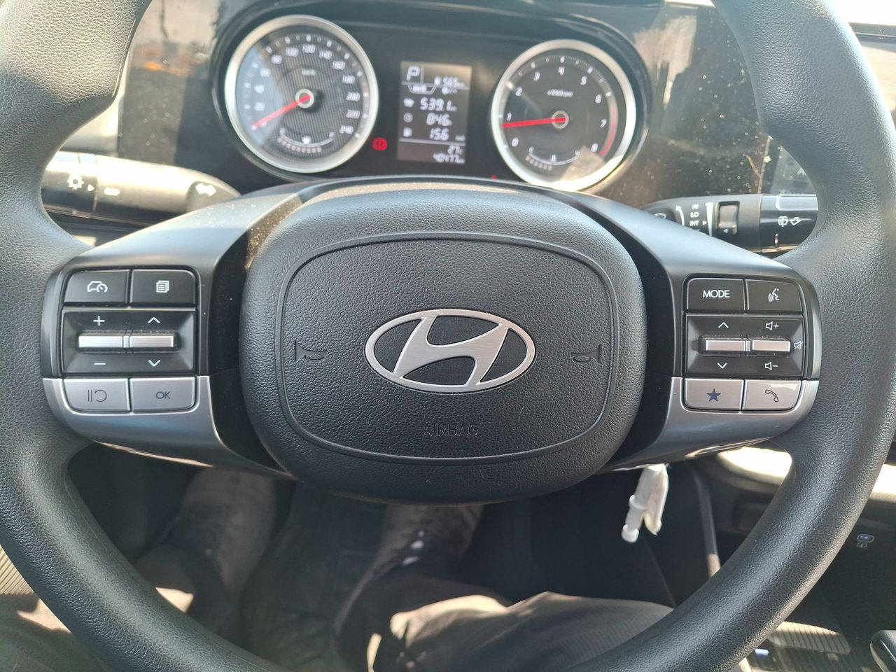HYUNDAI - 23