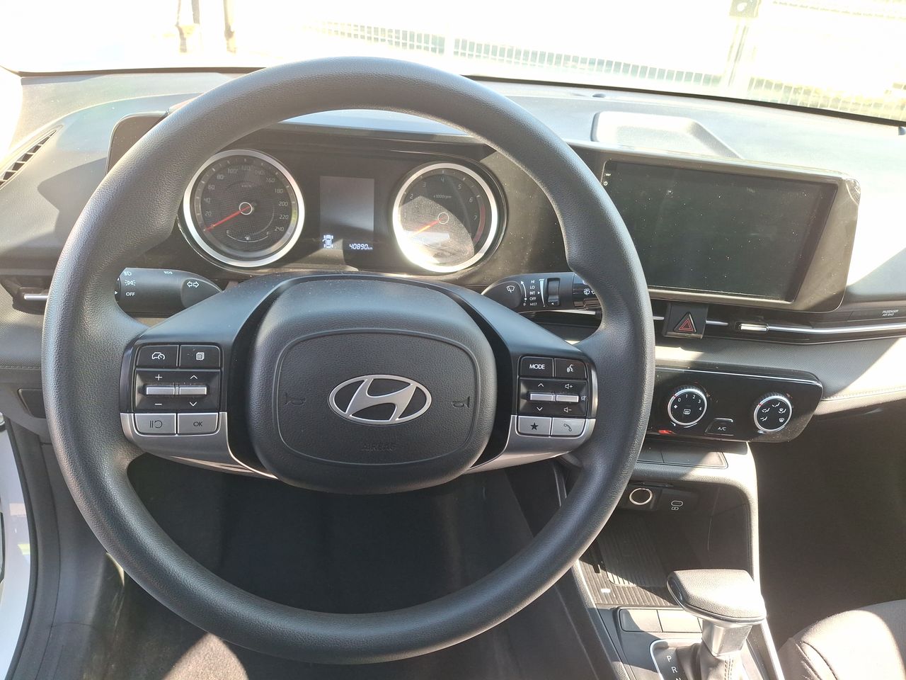 HYUNDAI - 25