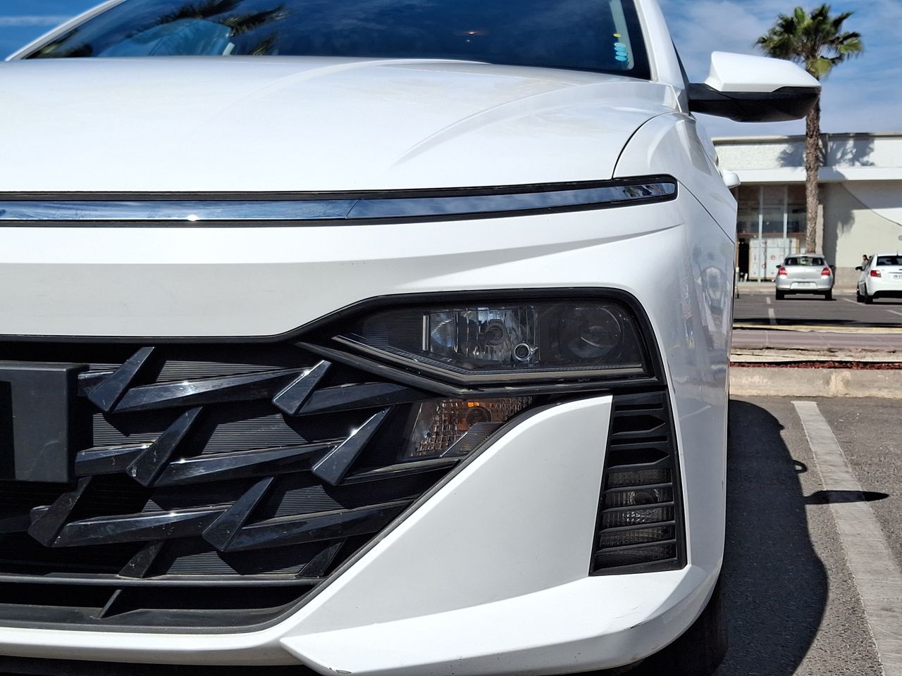 HYUNDAI - 18