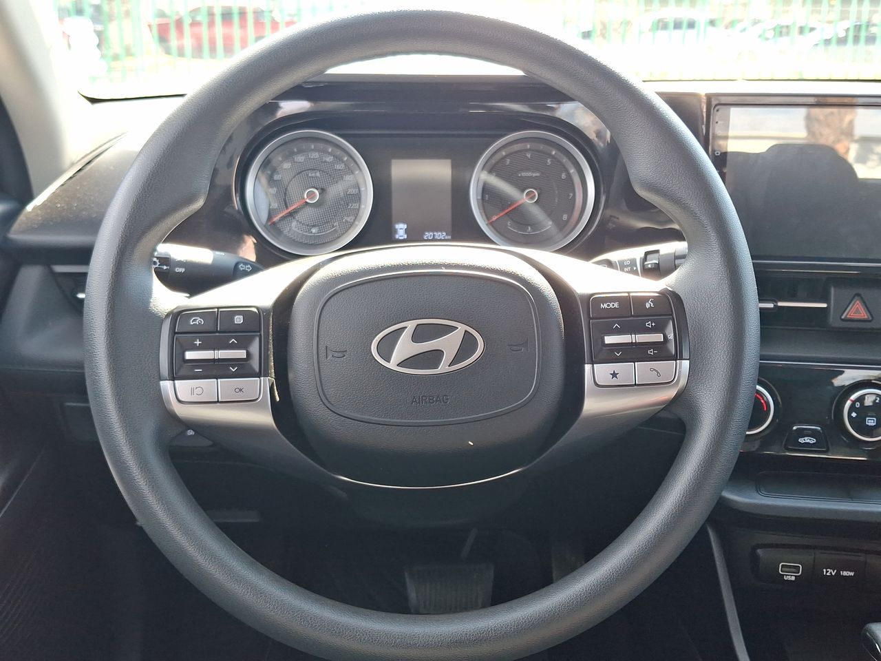 HYUNDAI - 24