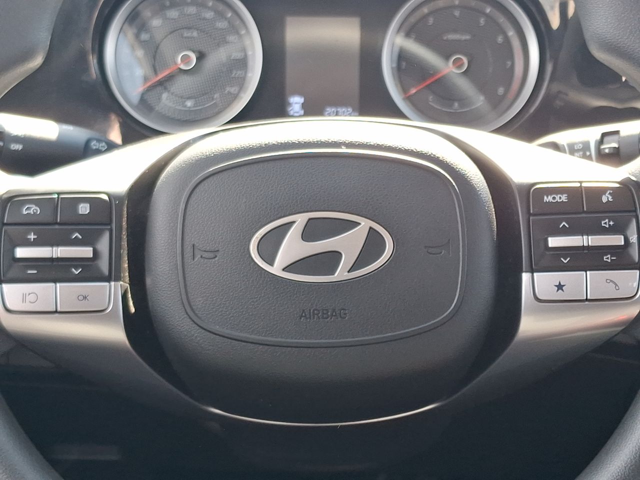 HYUNDAI - 25