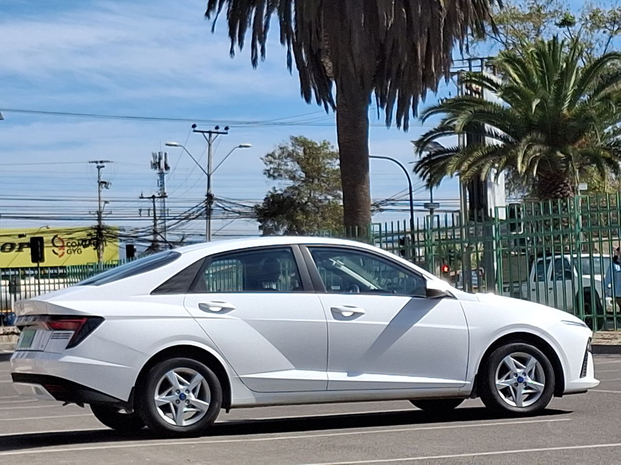 HYUNDAI - 7