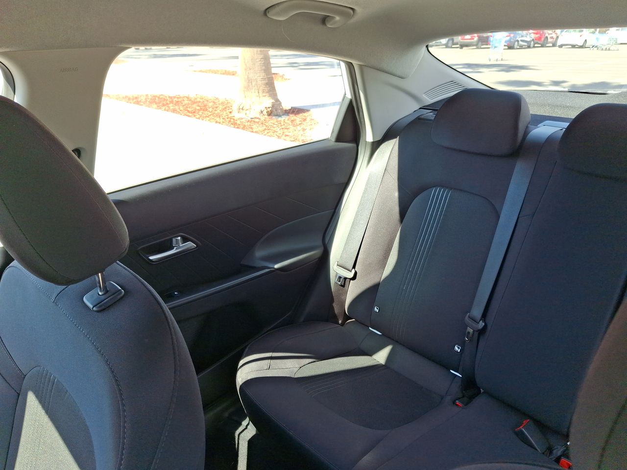 HYUNDAI - 12