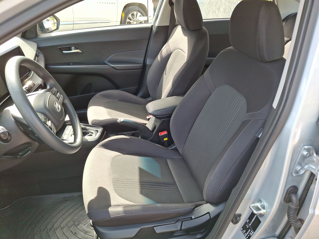 HYUNDAI - 23