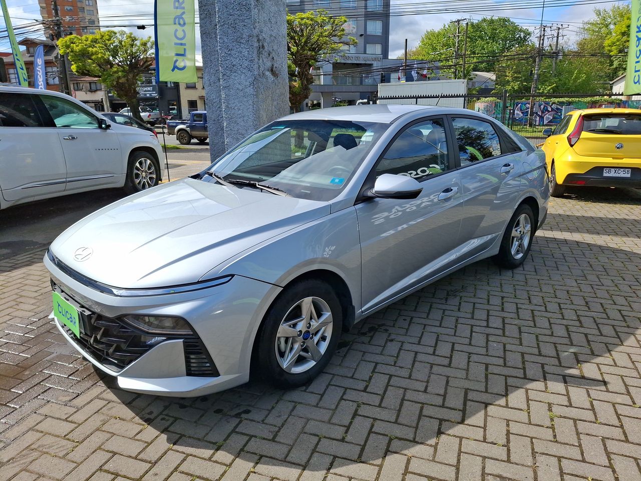 HYUNDAI - 3