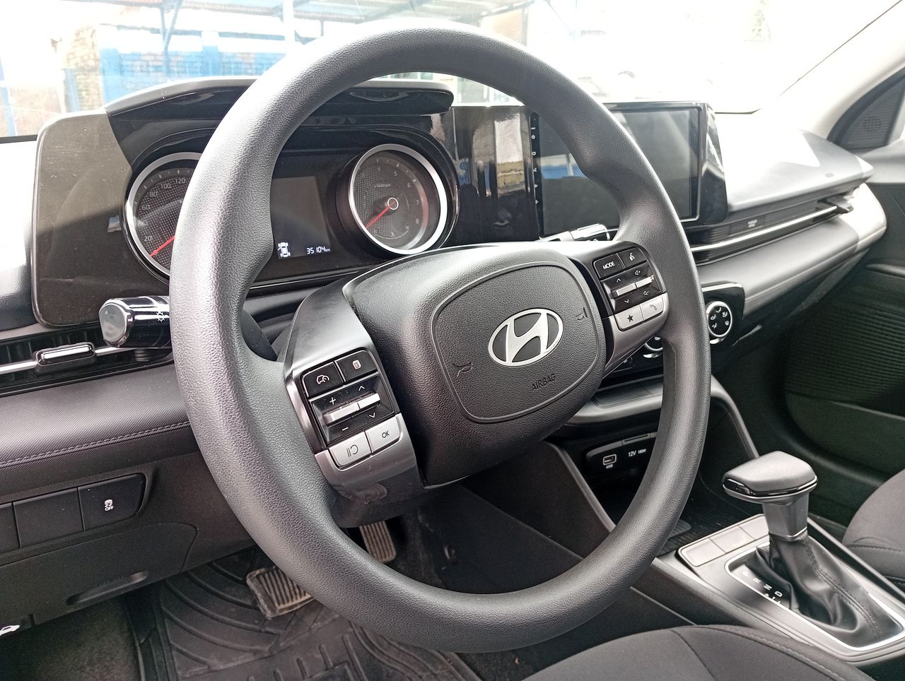 HYUNDAI - 25
