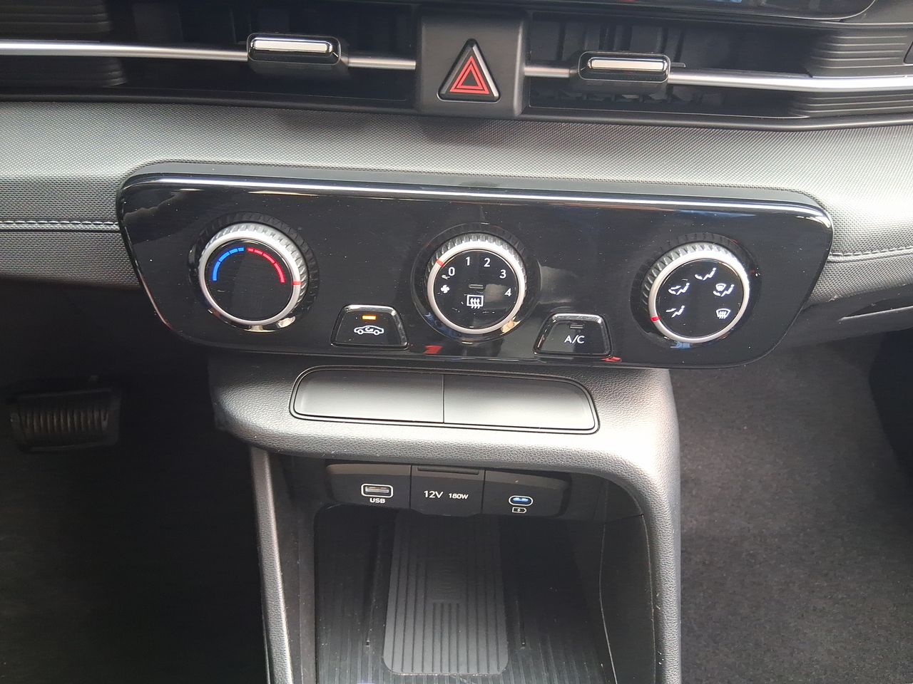 HYUNDAI - 27