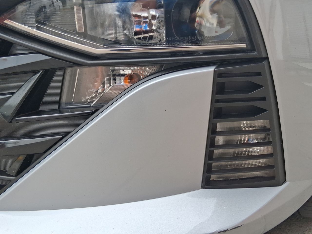 HYUNDAI - 16