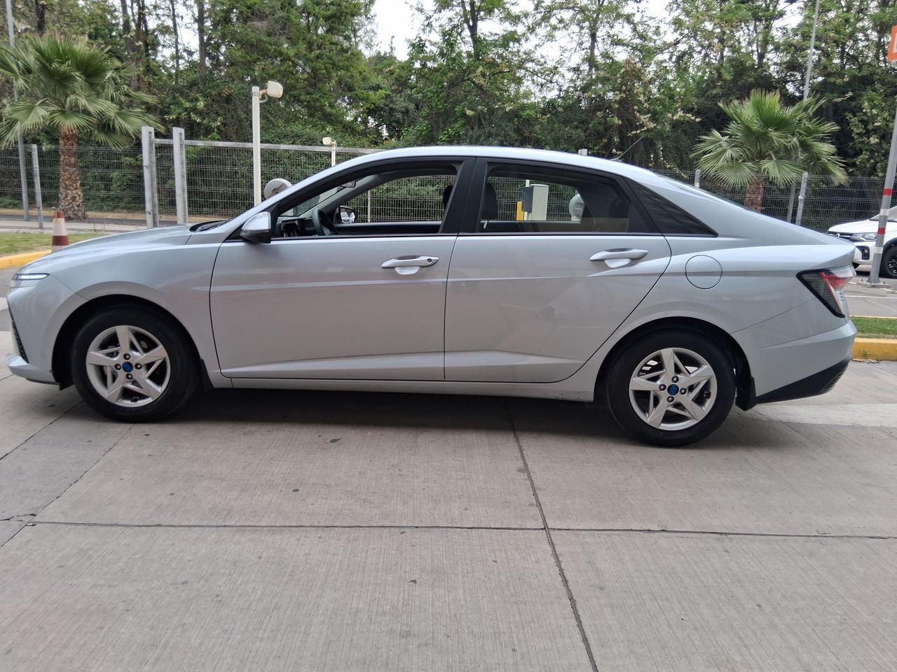 HYUNDAI - 3