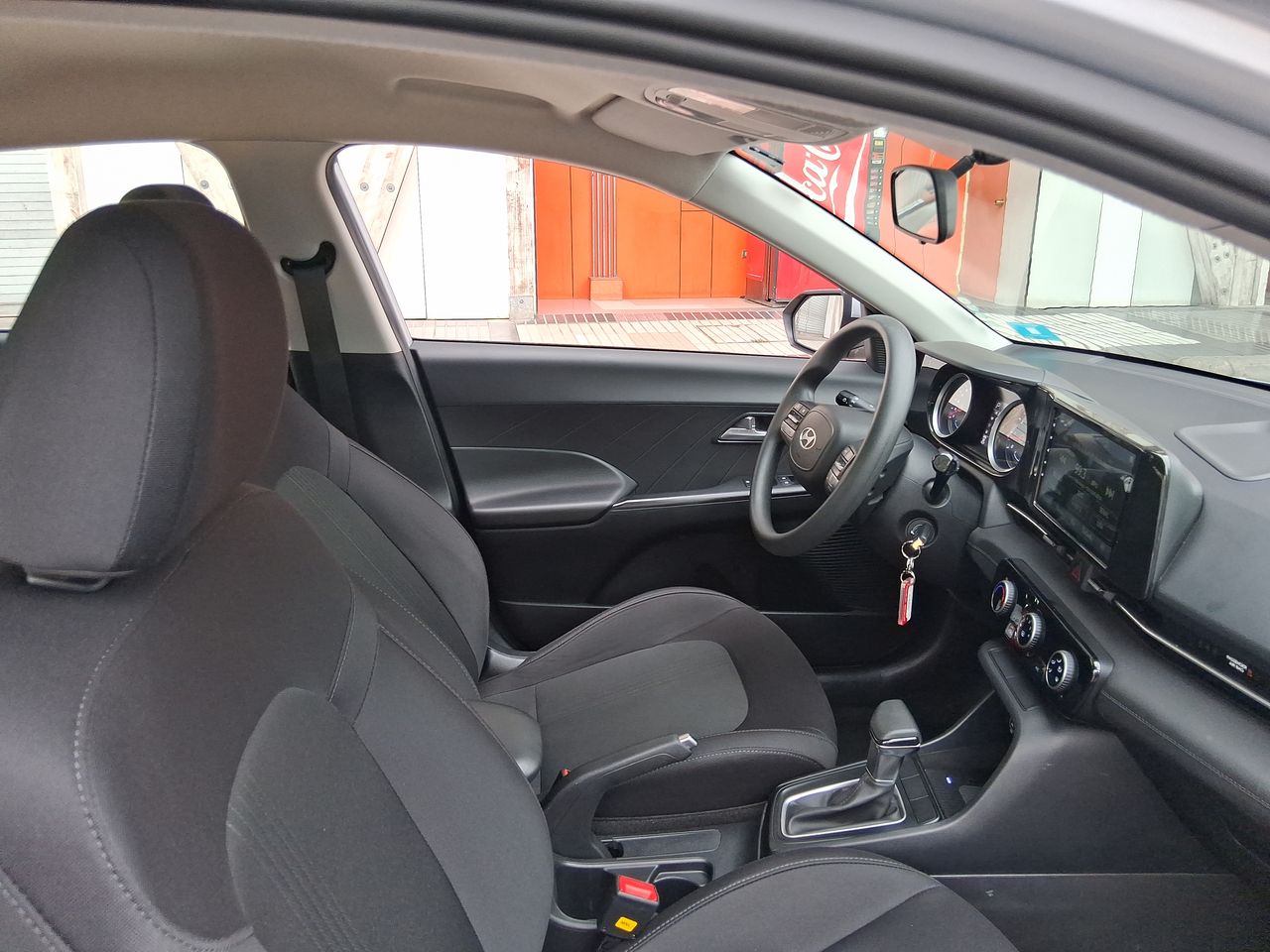 HYUNDAI - 12