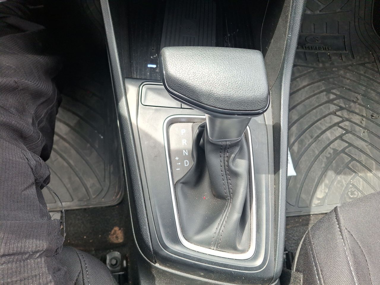 HYUNDAI - 28