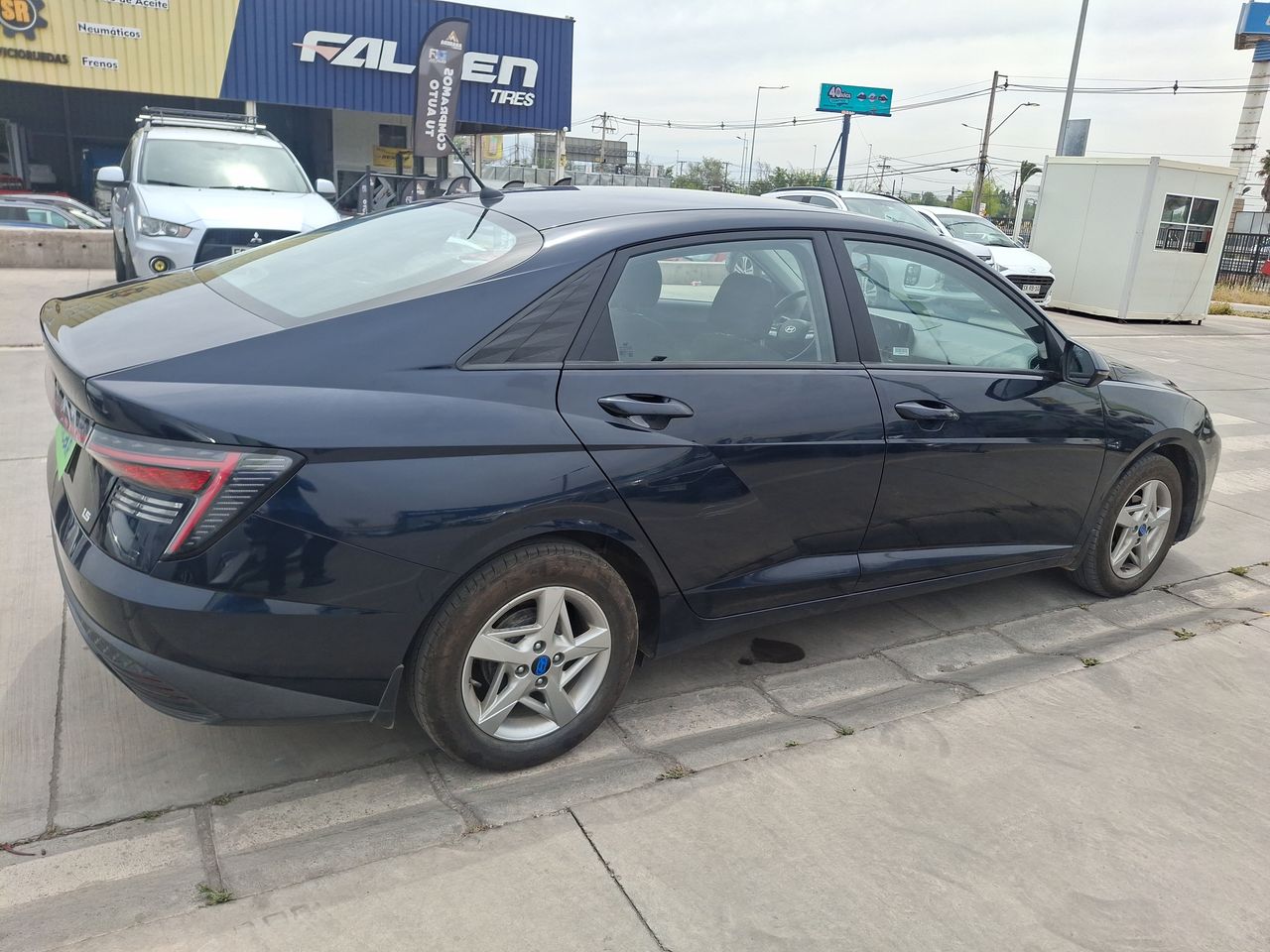 HYUNDAI - 7