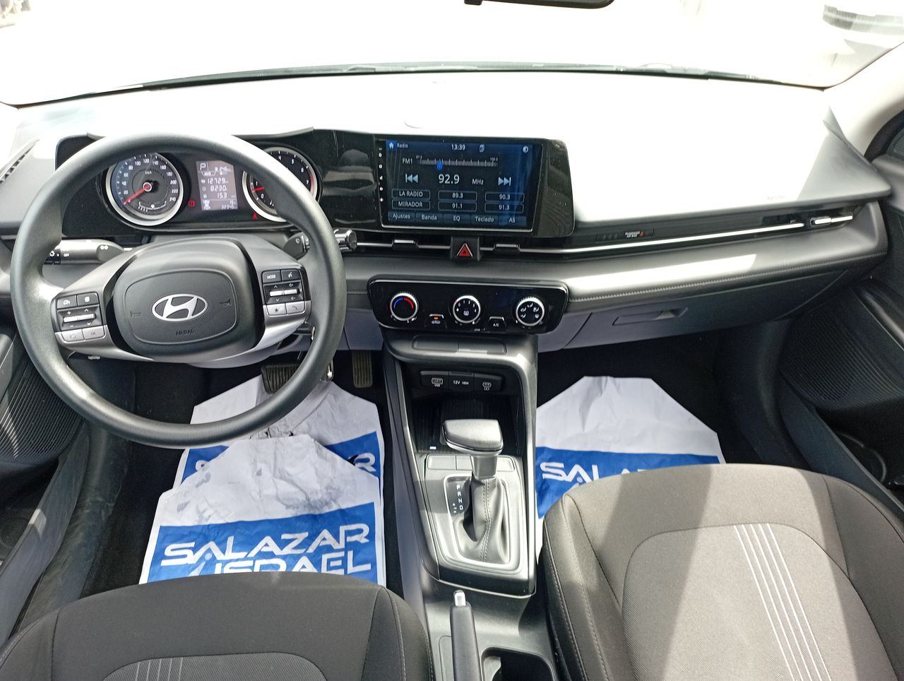 HYUNDAI - 30