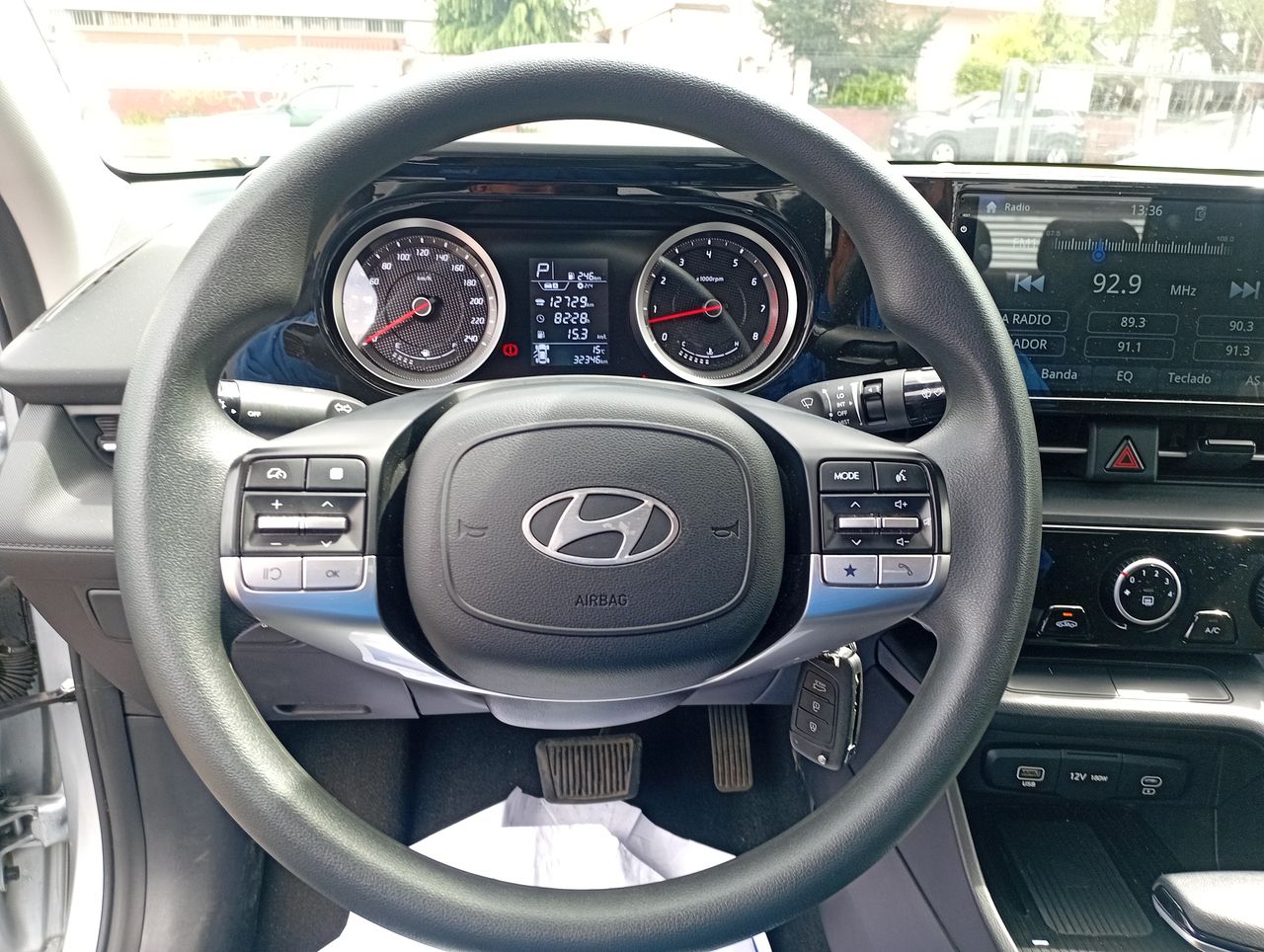 HYUNDAI - 23