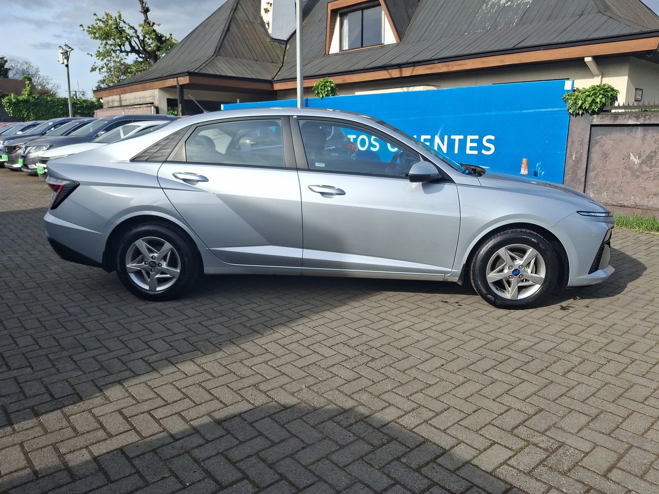 HYUNDAI - 8