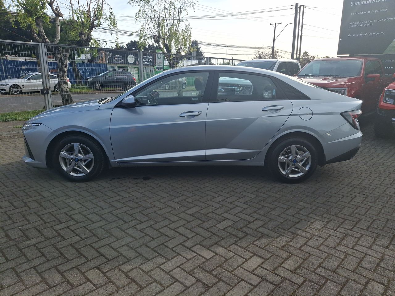 HYUNDAI - 4